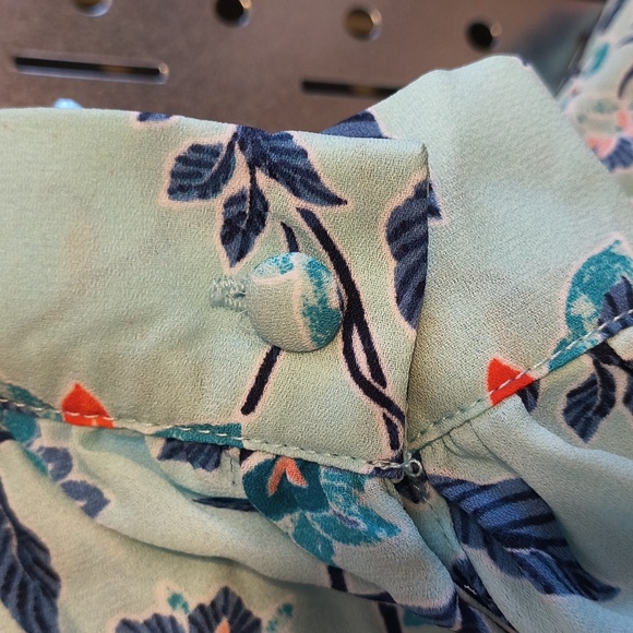 Zac & Rachel Light Blue Floral Blouse - Picture 4 of 6